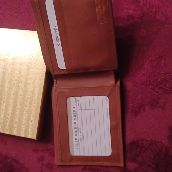 Leather wallet - Picture 4 of 7